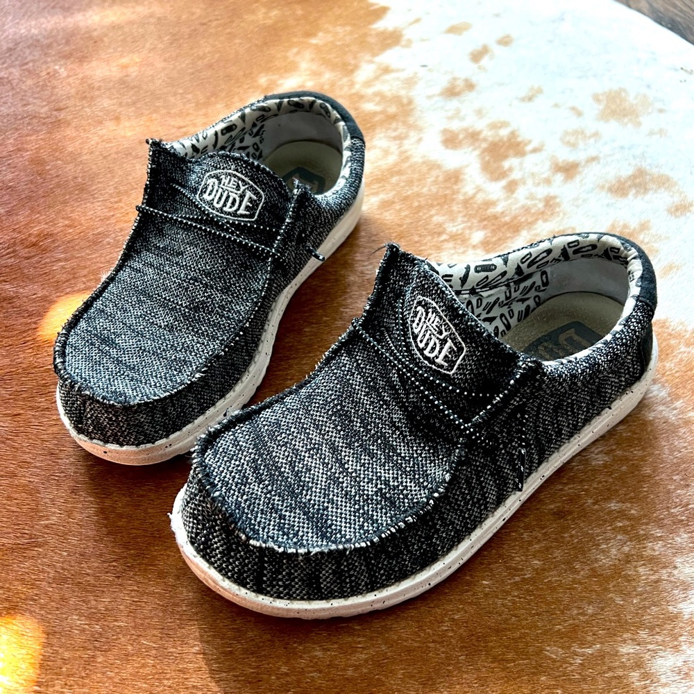 Hey Dude Wally Youth Sox Skater Black Y6